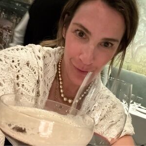 Meet your Posher, Larisa